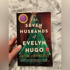 The Seven Husbands of Evelyn Hugo Book